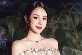 Hoa hậu Thanh Thủy lộng lẫy trên thảm đỏ, giản dị ở đời thường