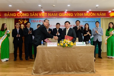 Isuzu Việt Nam và Vietcombank ký kết hợp tác chiến lược