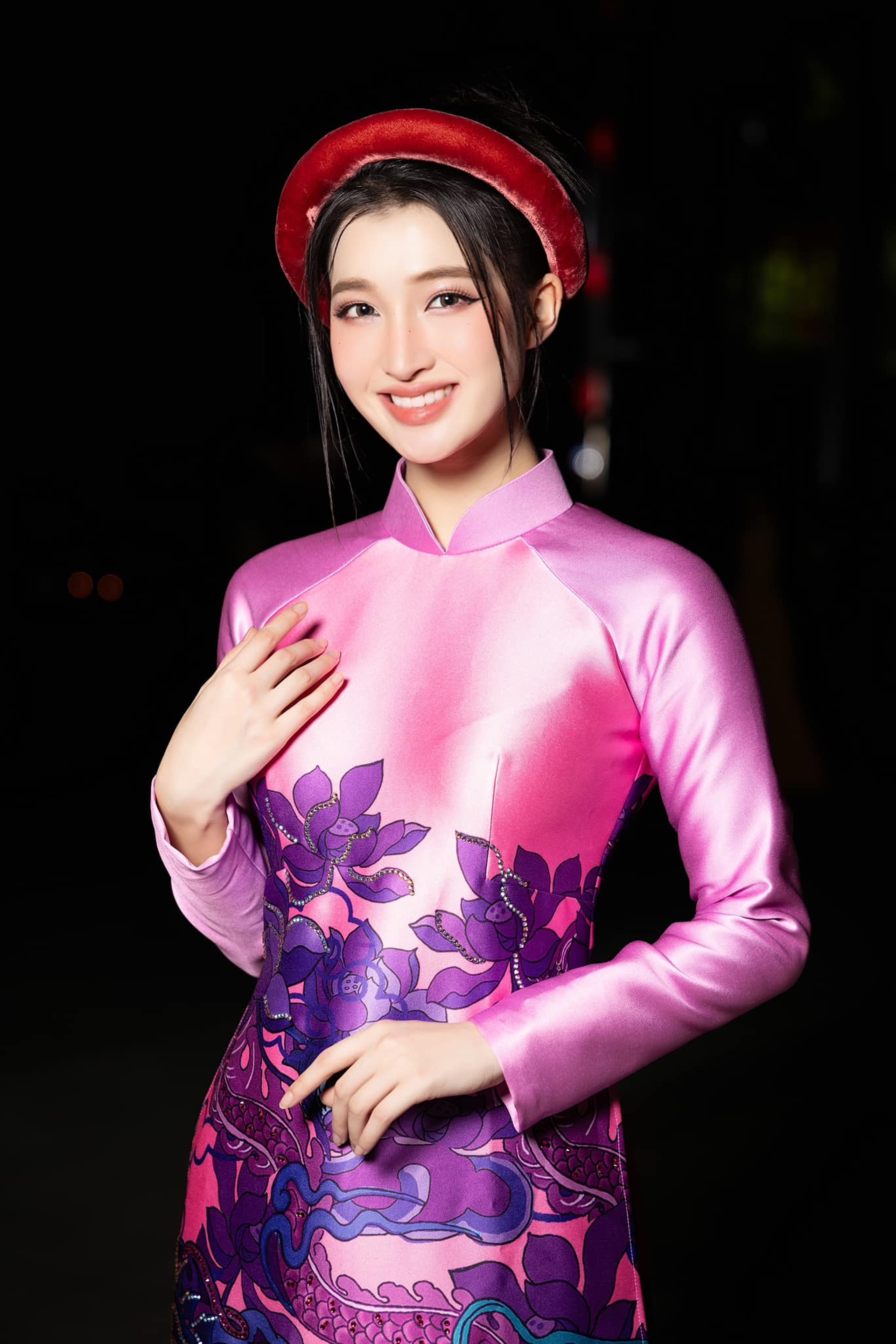 Á hậu Phương Nhi ưa chuộng áo dài nền nã, chuẩn phụ nữ Việt - 7 Á hậu Phương Nhi ưa chuộng áo dài nền nã, chuẩn phụ nữ Việt - 7