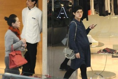 Hậu tin đồn ly dị, Tôn Lệ lại xuất hiện một mình 