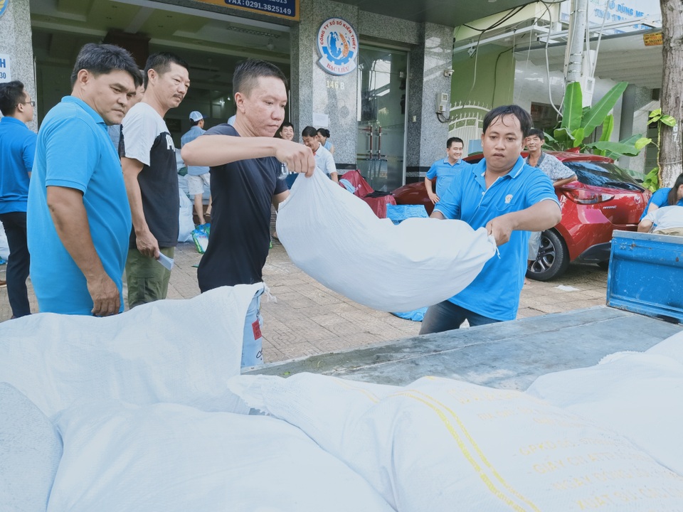 Bạc Liêu: Hỗ trợ gạo tới người có hoàn cảnh khó khăn dịp Rằm tháng 7 - 3 Bạc Liêu: Hỗ trợ gạo tới người có hoàn cảnh khó khăn dịp Rằm tháng 7 - 3
