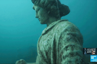 Từ "thành phố ăn chơi" của giới quyền lực tới "nghĩa địa" dưới đại dương