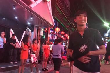 Dịu dàng và nổi loạn ở thành phố "ma quỷ"