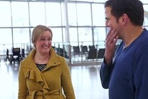 Món quà trăng mật "từ trên trời rơi xuống"