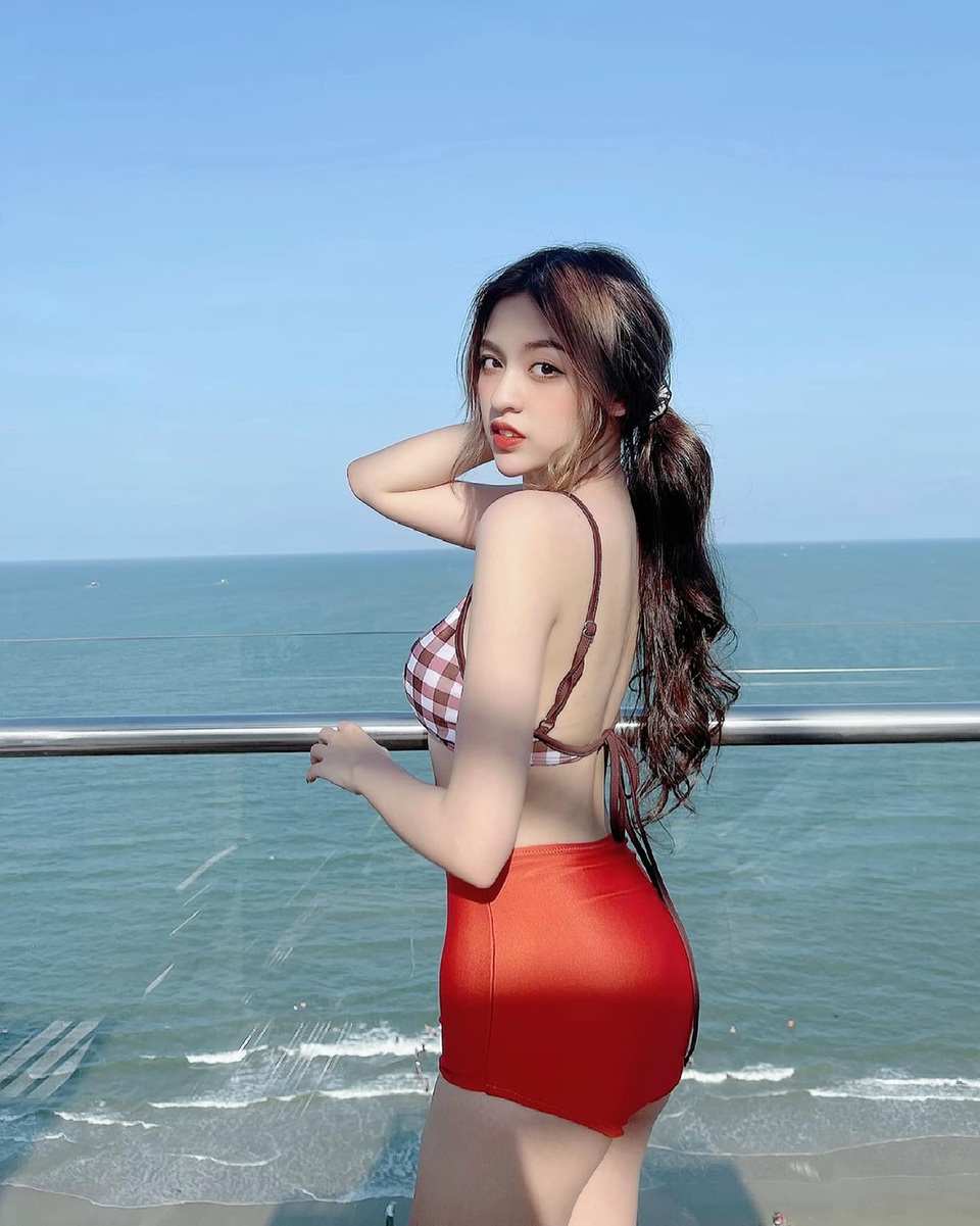 Dàn hot girl thế hệ mới khoe ảnh bikini nóng bỏng - 9 Dàn hot girl thế hệ mới khoe ảnh bikini nóng bỏng - 9