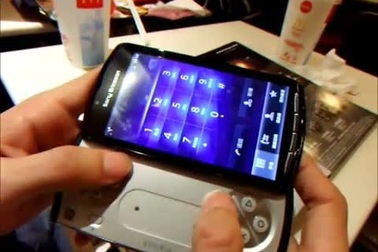 Video: Ngắm Sony Play Station Phone