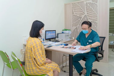 Hành trình sinh mổ song thai của sản phụ 7 năm hiếm muộn