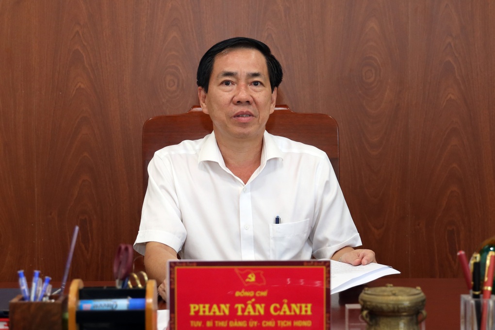 Bí thư Đảng ủy một xã ở Khánh Hòa xin nghỉ công tác - 1 Bí thư Đảng ủy một xã ở Khánh Hòa xin nghỉ công tác - 1