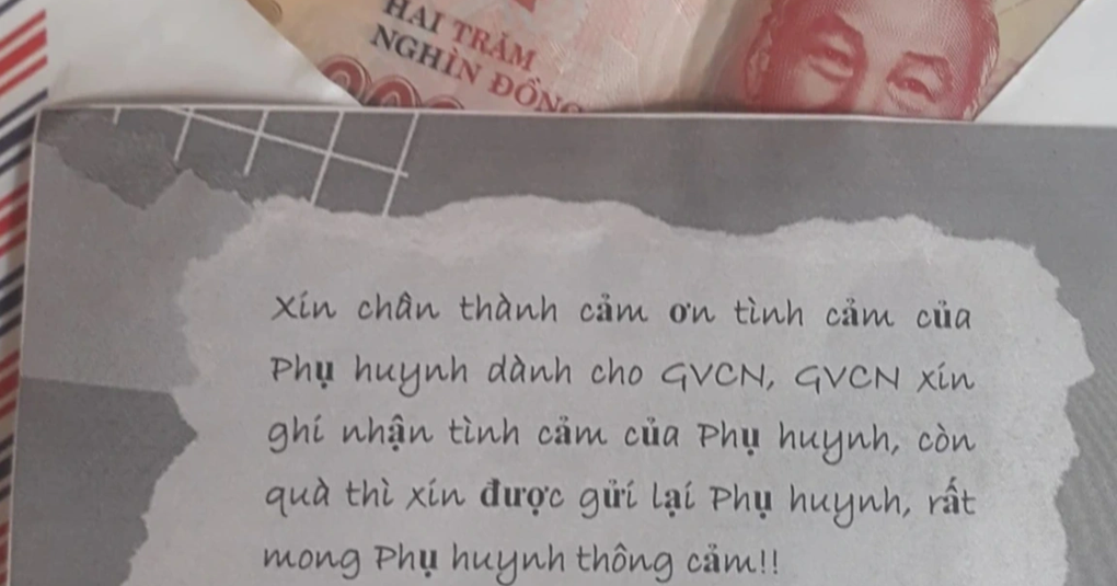 Cô giáo ở TPHCM trả lại phong bì: Cô không có lý do để nhận tiền từ mẹ - 3 Cô giáo ở TPHCM trả lại phong bì: Cô không có lý do để nhận tiền từ mẹ - 3