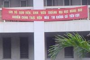 30 bài thi Ngoại ngữ “không cánh mà bay”