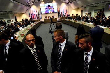 Khủng hoảng dầu mỏ và tiếp diễn "tình trạng khẩn cấp"