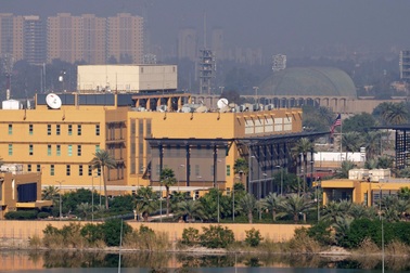 Ba tên lửa bắn trúng Đại sứ quán Mỹ tại Iraq