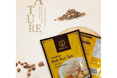 Thỏa thích sắm “hàng ngoại” nhân dịp kỷ niệm 53 năm ngày thành lập ASEAN