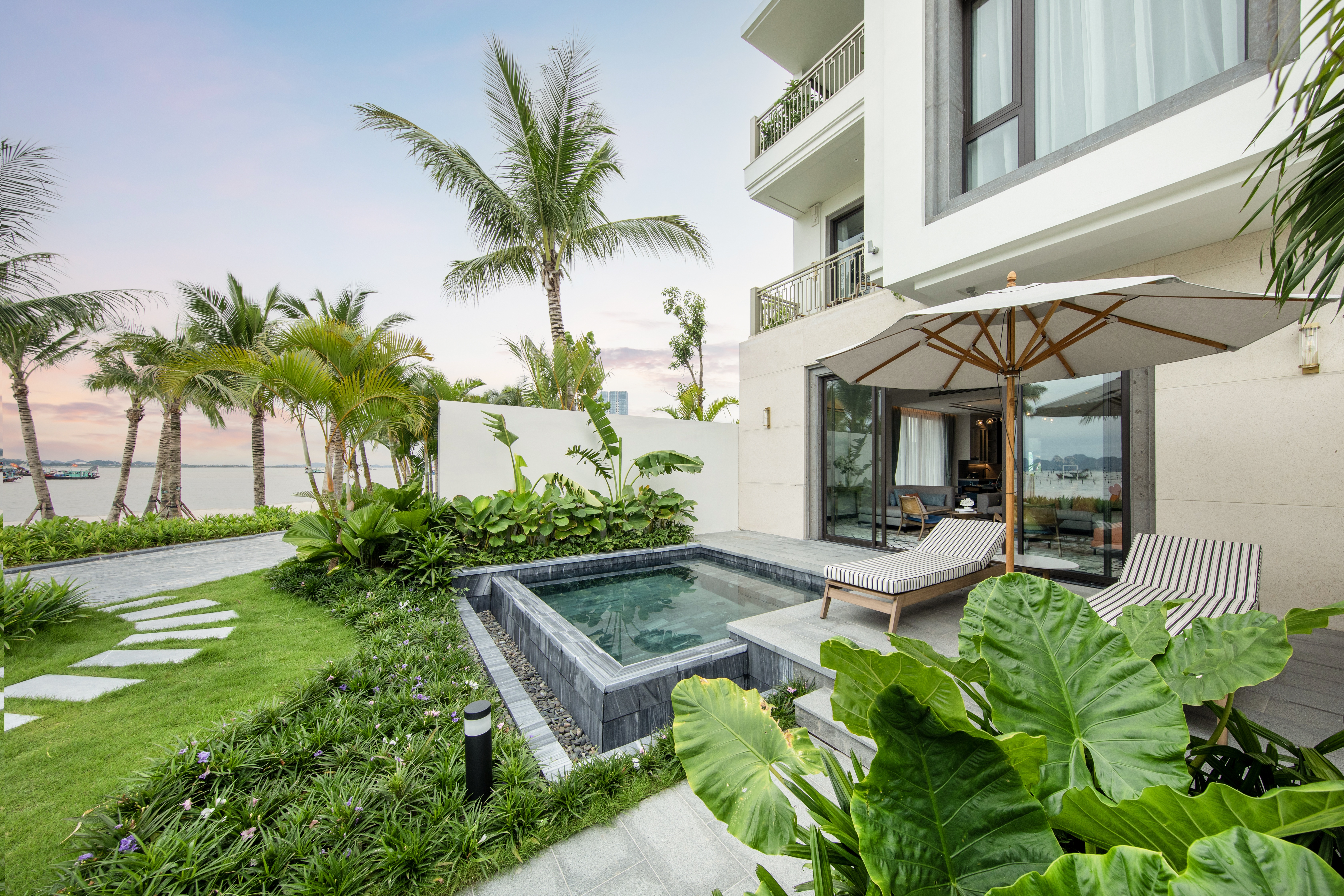Bữa tiệc cuối năm tại không gian sống như nghỉ dưỡng Lagoon Residences bên vịnh di sản - 2 Bữa tiệc cuối năm tại không gian sống như nghỉ dưỡng Lagoon Residences bên vịnh di sản - 2