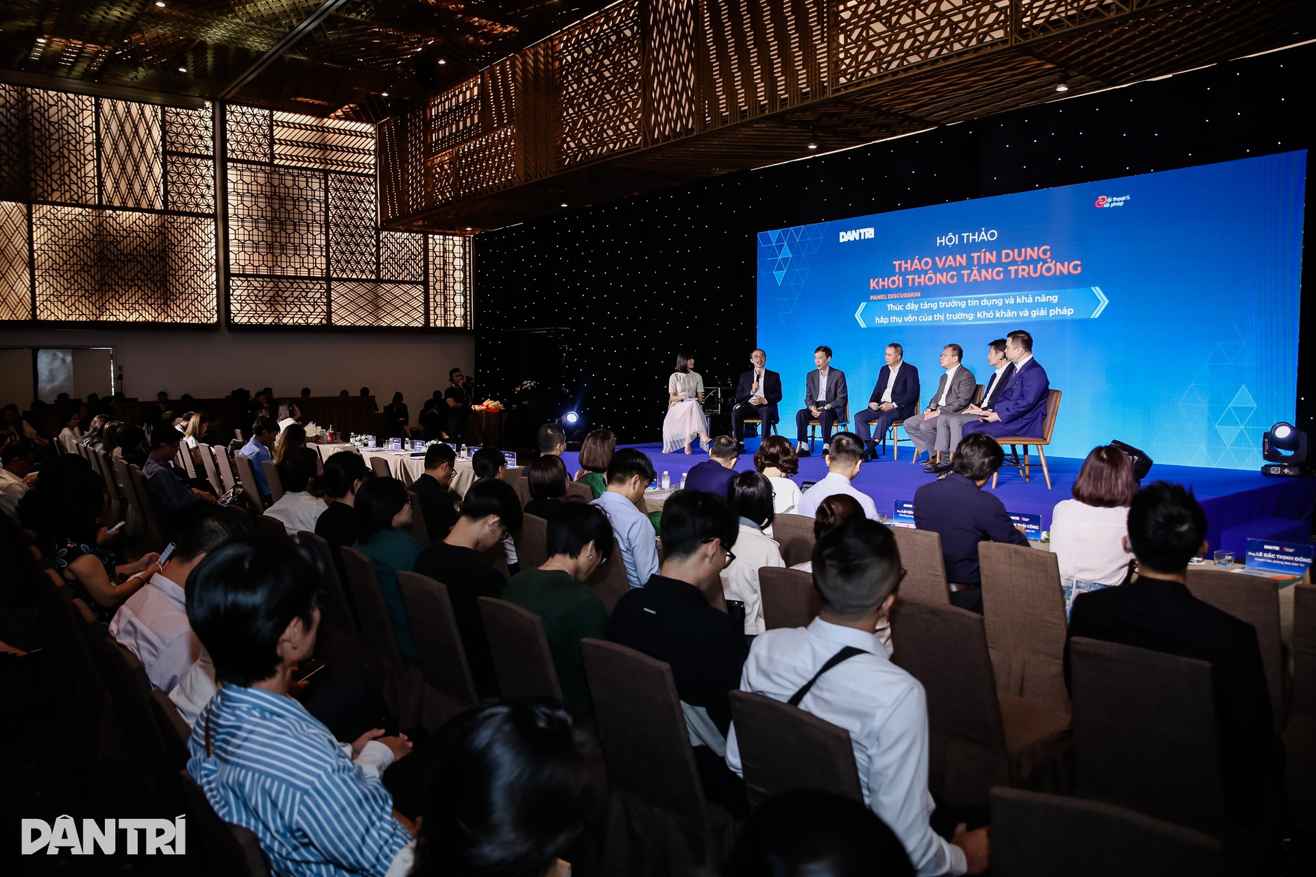 Tìm cách để ngân hàng tiêu được nhiều tiền - 10 Tìm cách để ngân hàng tiêu được nhiều tiền - 10