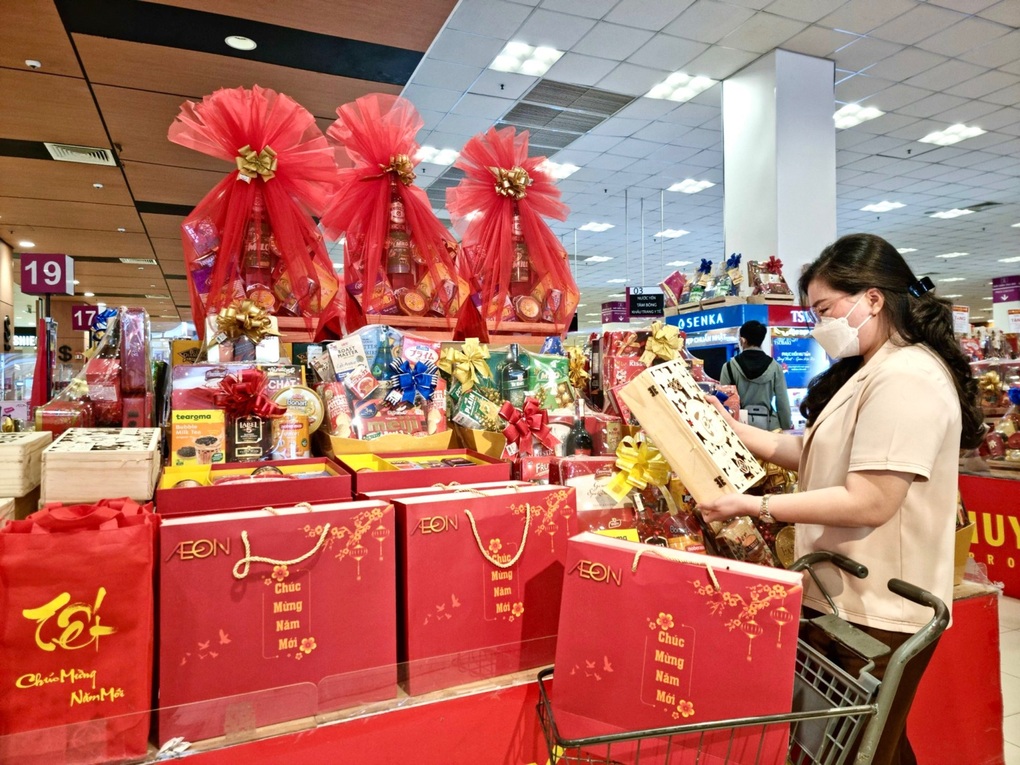 AEON mở cửa xuyên Tết phục vụ khách hàng mua sắm - 2 AEON mở cửa xuyên Tết phục vụ khách hàng mua sắm - 2