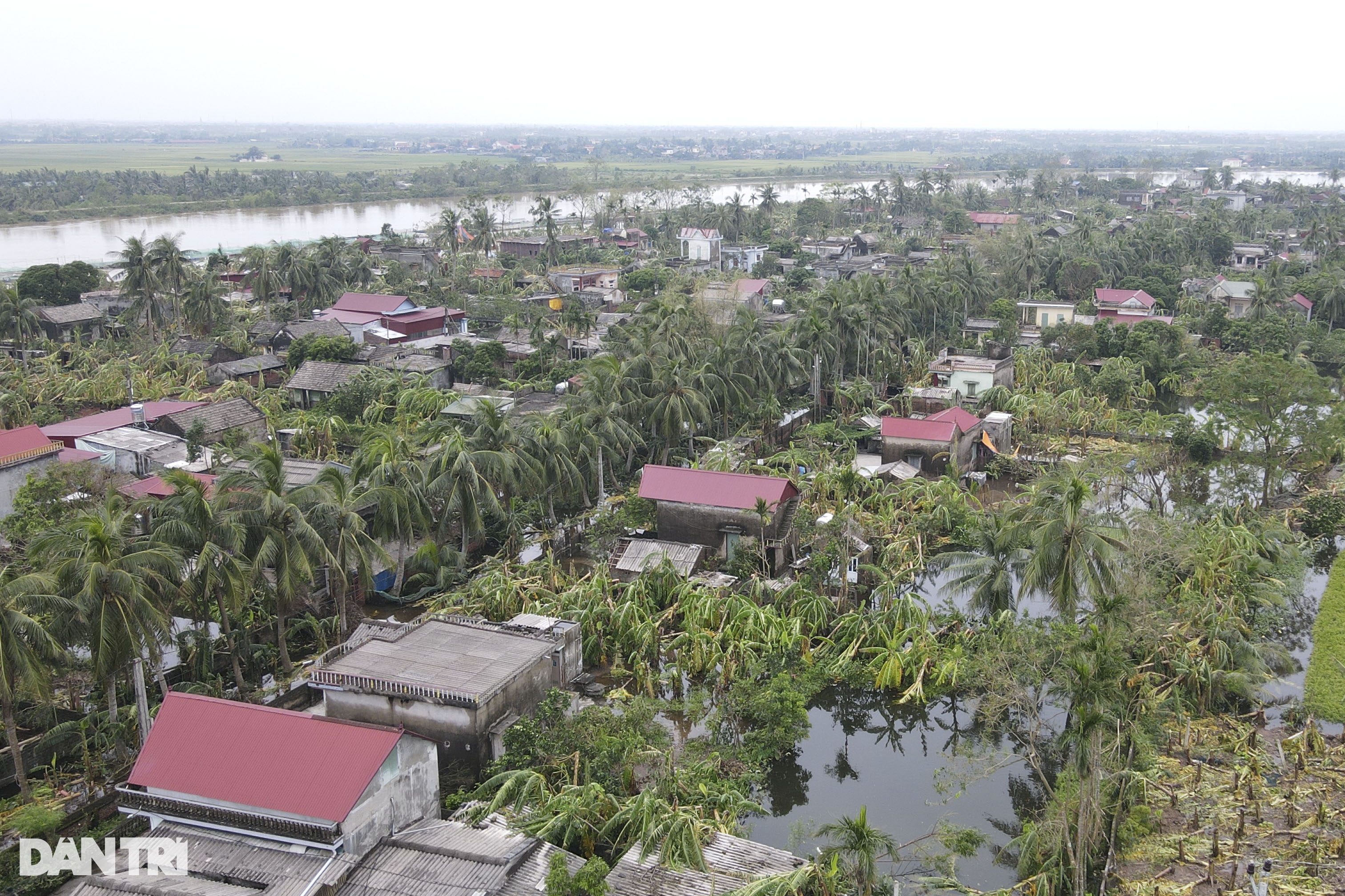 View - Nước lũ dâng cao, Hải Dương sơ tán người dân ở nhiều điểm ngập lụt | Báo Dân trí