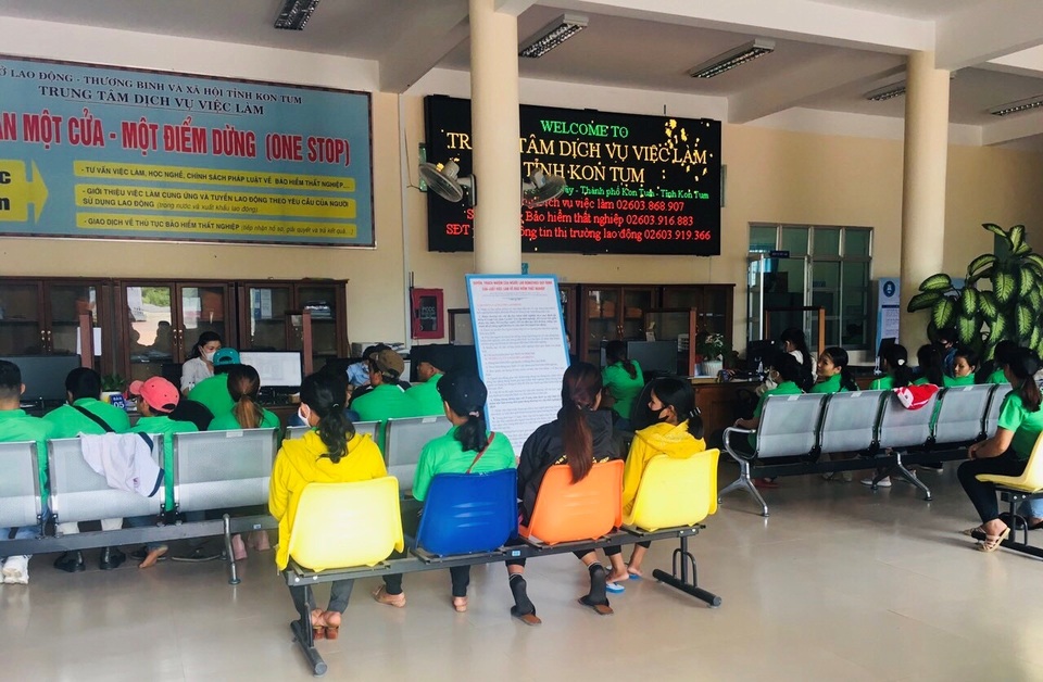 Giúp đỡ cho hàng ngàn thanh niên “vùng khó” có việc làm ổn định - 3 Giúp đỡ cho hàng ngàn thanh niên “vùng khó” có việc làm ổn định - 3