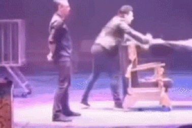 Clip "màn ảo thuật 'gây lú' cho người xem" nổi bật mạng xã hội tuần qua