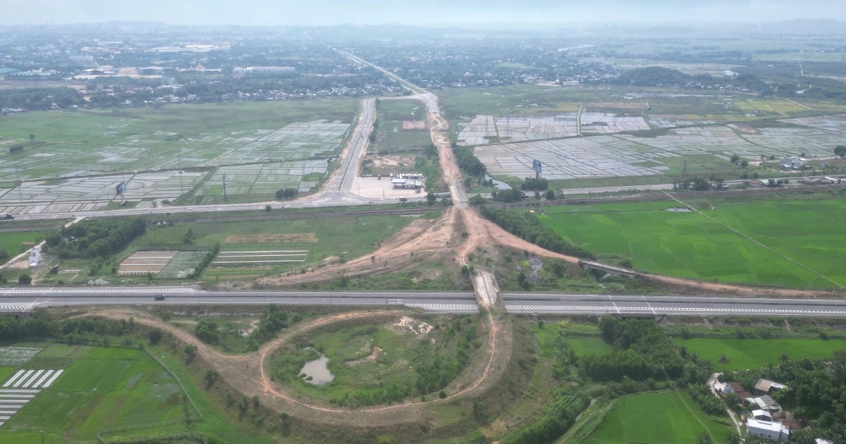 Hoàn thiện nút giao dở dang 7 năm trên cao tốc Đà Nẵng - Quảng Ngãi