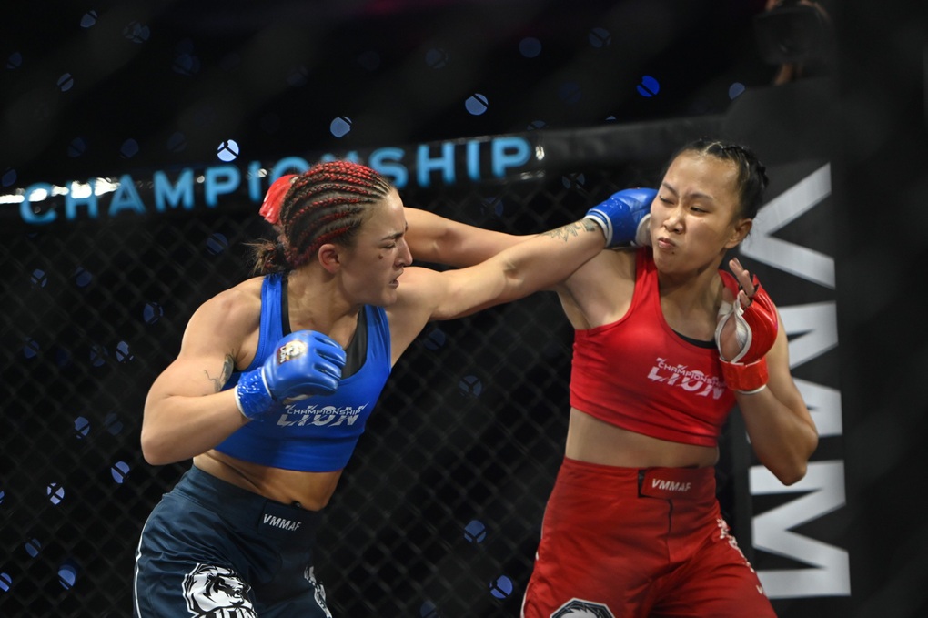 Nữ võ sĩ người Mỹ lần đầu vô địch MMA Championship - 1 Nữ võ sĩ người Mỹ lần đầu vô địch MMA Championship - 1