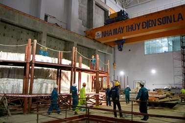 Thủy điện Sơn La đã hòa vào lưới điện quốc gia