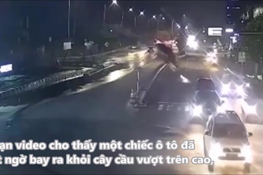 Ô tô bay khỏi cầu vượt vì tài xế đi theo chỉ đường của Google Maps