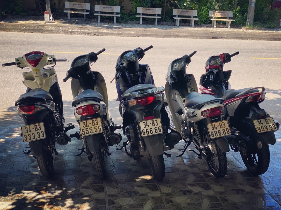 Ăn chơi nhất Việt Nam: Gom mua cả dàn xe máy mang biển ngũ quý từ 1 - 9 - 1 Ăn chơi nhất Việt Nam: Gom mua cả dàn xe máy mang biển ngũ quý từ 1 - 9 - 1