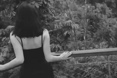 Nước hoa nam chiết xuất từ mùi hoa xác chết