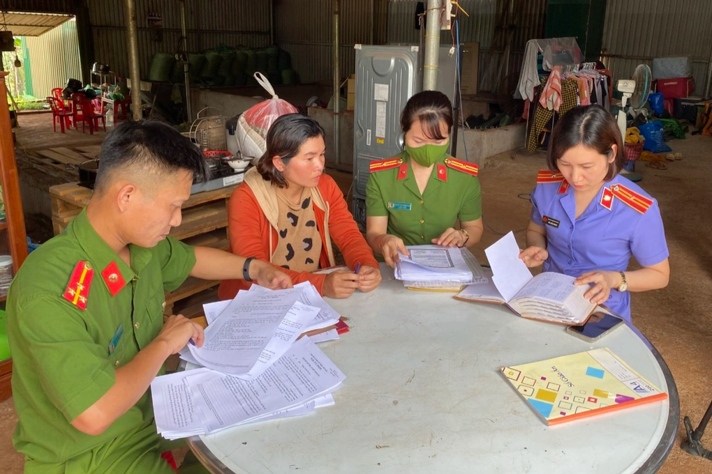 Khởi tố nữ giám đốc bị tố chiếm đoạt tiền tỷ - 1 Khởi tố nữ giám đốc bị tố chiếm đoạt tiền tỷ - 1