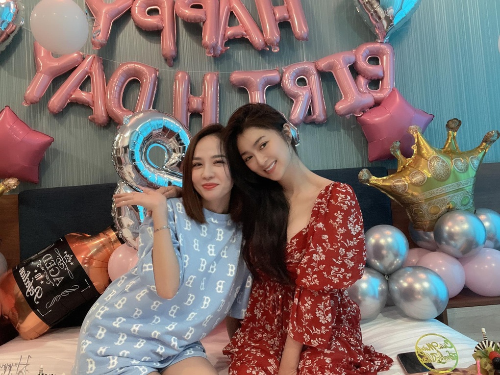 Thanh Trúc sau 1 năm ở ẩn: Lên chức mẹ tuổi 38, giấu kín danh tính ông xã - 11 Thanh Trúc sau 1 năm ở ẩn: Lên chức mẹ tuổi 38, giấu kín danh tính ông xã - 11