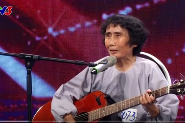 Thí sinh 59 tuổi “bình tĩnh sống” gây xúc động mạnh Vietnam's got Talent 2016