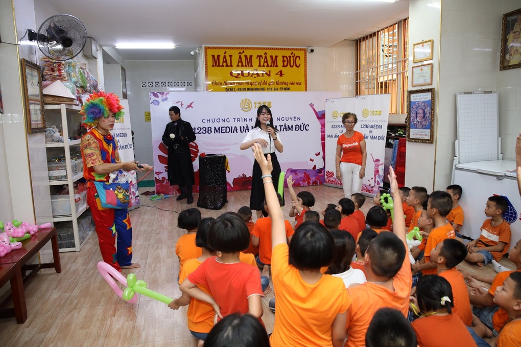 Công ty 123B tổ chức buổi thiện nguyện Tết đoàn viên cho trẻ mồ côi - 4