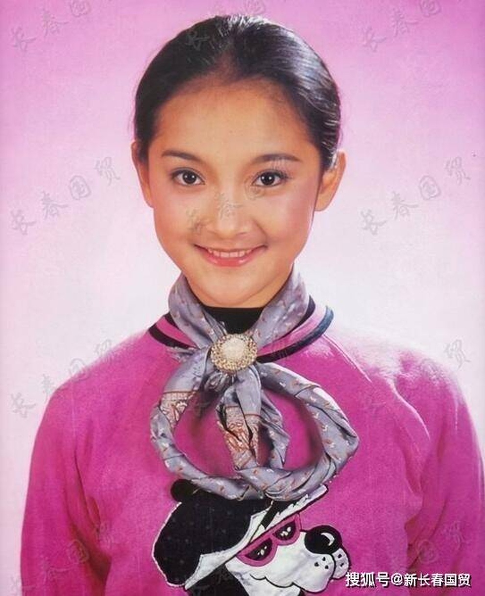 Vẻ đẹp gây choáng ngợp của Châu Tấn ở tuổi đôi mươi - 3