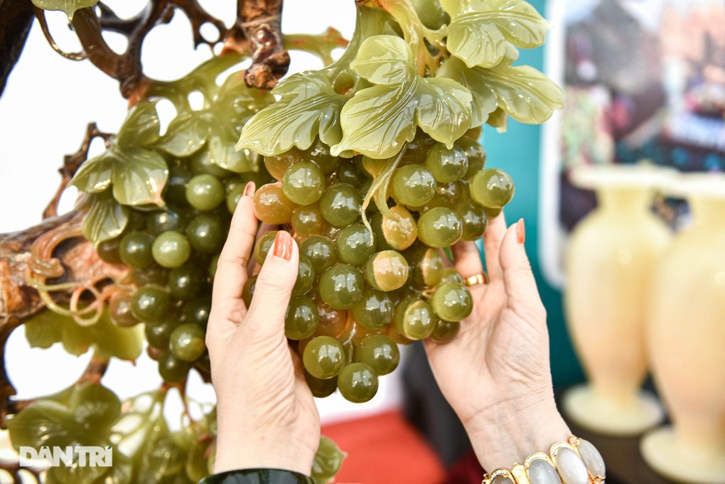 Chiêm ngưỡng cây nho từ ngọc nguyên khối độc nhất vô nhị ở Việt Nam - 3