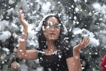 Giới trẻ đổ xô check-in "thị trấn mùa đông" tại TPHCM