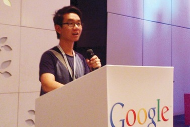 Chàng trai có đôi chân không mỏi