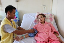 Người mẹ trẻ nguy kịch nếu không có 300 triệu đồng phẫu thuật cấp cứu