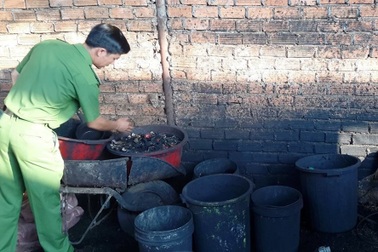 Cà phê "nhuộm" pin, thuốc ung thư trộn than tre: Người Việt đang tự giết mình