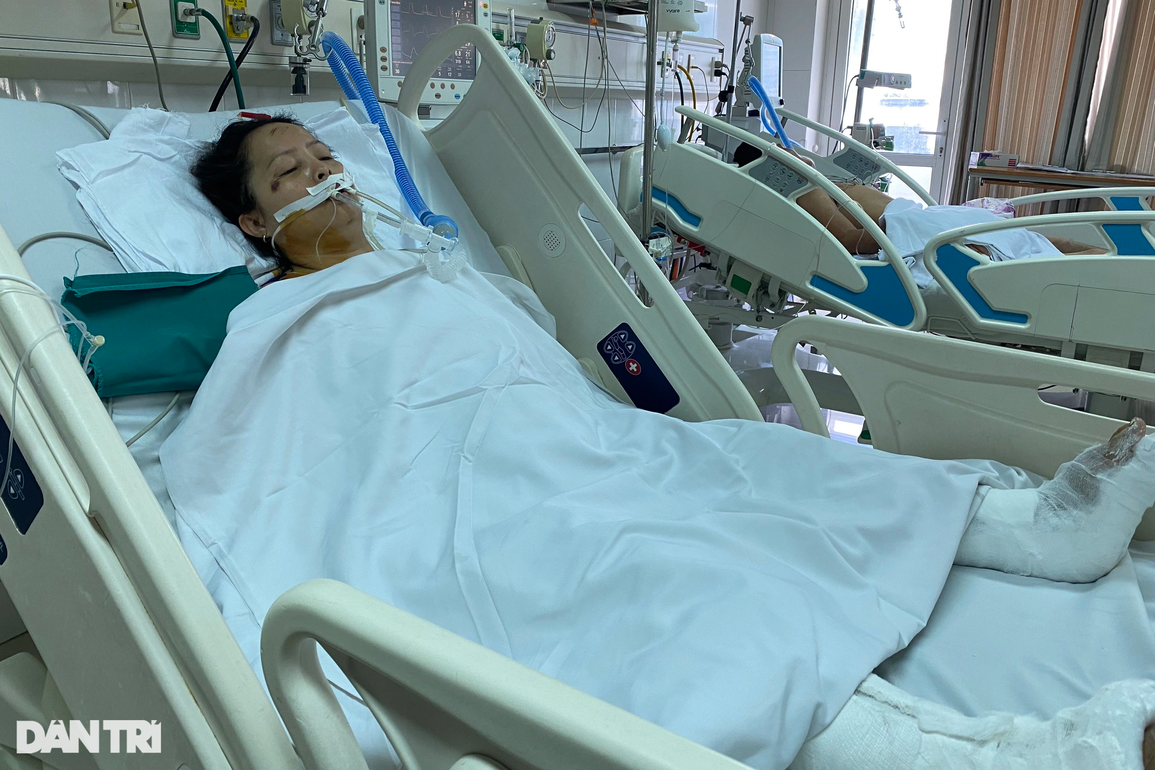 Bác sĩ cầu cứu giúp người mẹ nghèo nguy kịch sau tai nạn thảm khốc - 2 Bác sĩ cầu cứu giúp người mẹ nghèo nguy kịch sau tai nạn thảm khốc - 2