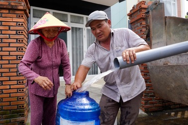 Sau bão Kalmaegi, người dân Gia Lai chật vật chờ nước, điện