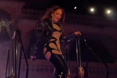 Màn trình diễn của Jennifer Lopez tại đám cưới ở Ấn Độ