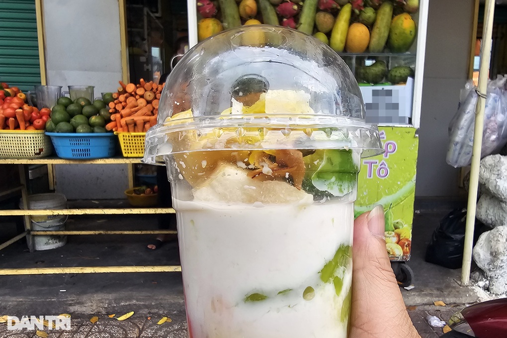 Ăn 2 ly sinh tố, khách đề nghị xuất hóa đơn vì lo thất thu thuế - 1 Ăn 2 ly sinh tố, khách đề nghị xuất hóa đơn vì lo thất thu thuế - 1