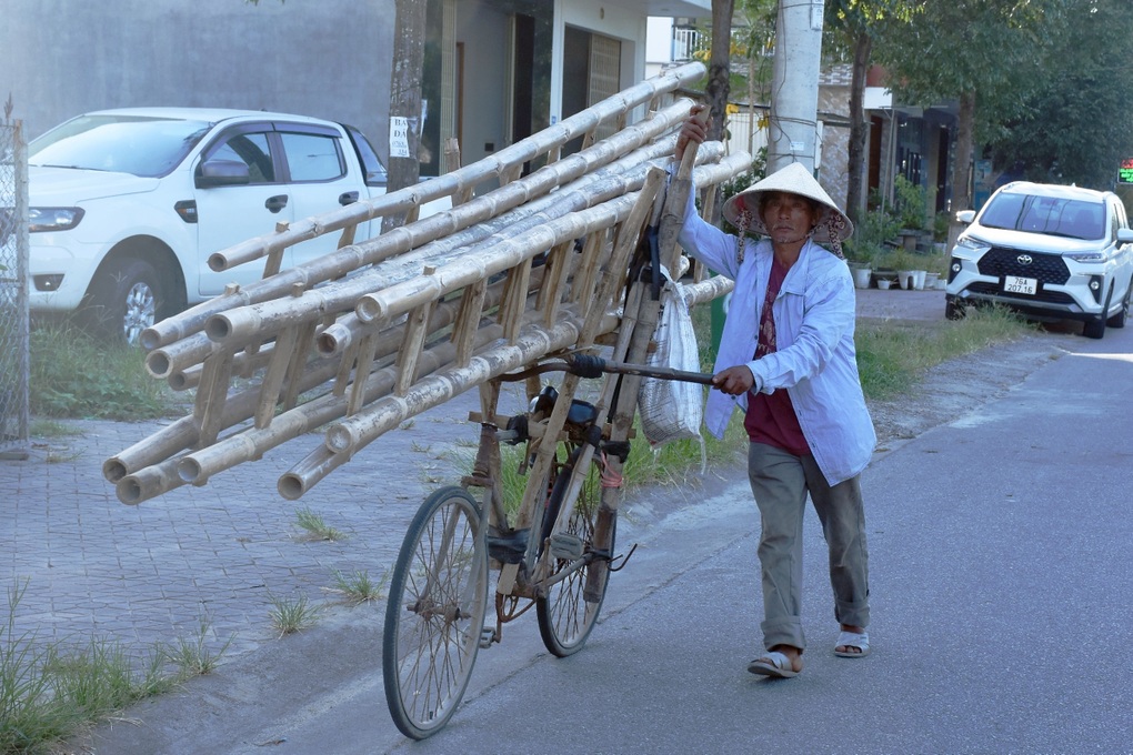 30 năm mưu sinh với nghề hô khắc nhập, khắc xuất - 3 30 năm mưu sinh với nghề hô khắc nhập, khắc xuất - 3