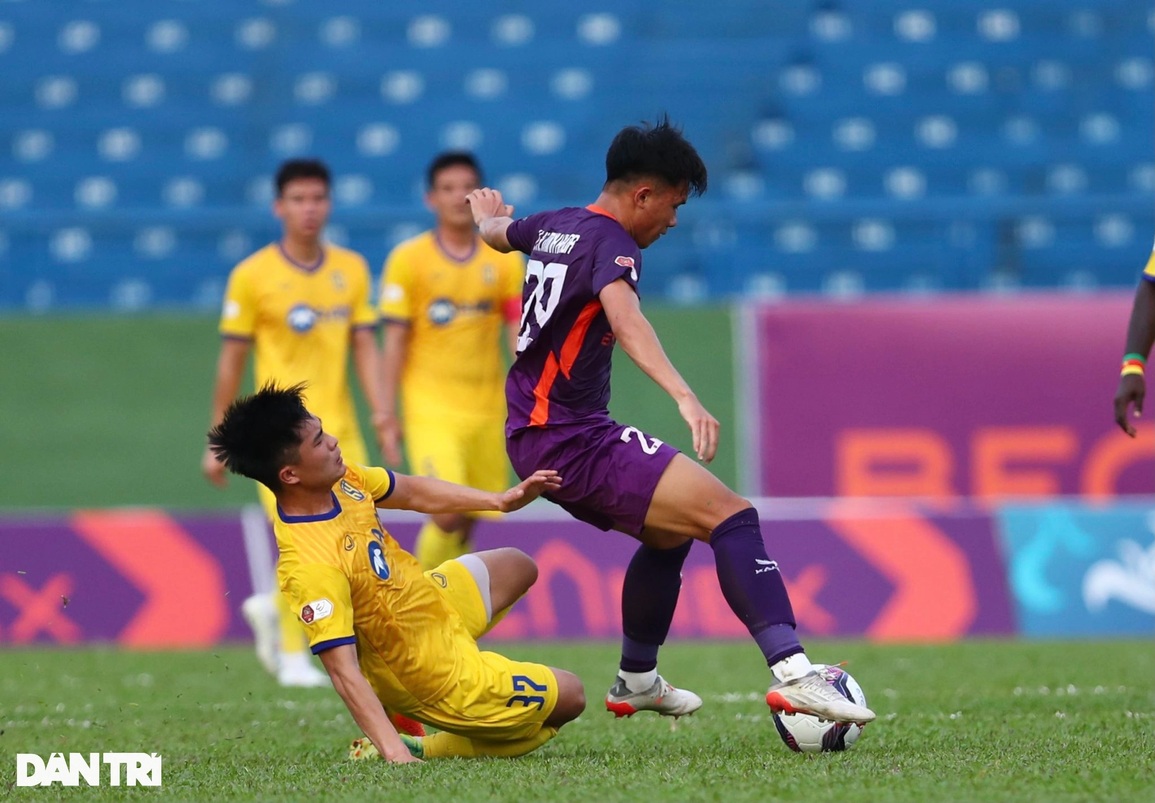 Tiến Linh mờ nhạt, B.Bình Dương thua sát nút SL Nghệ An - 3 Tiến Linh mờ nhạt, B.Bình Dương thua sát nút SL Nghệ An - 3