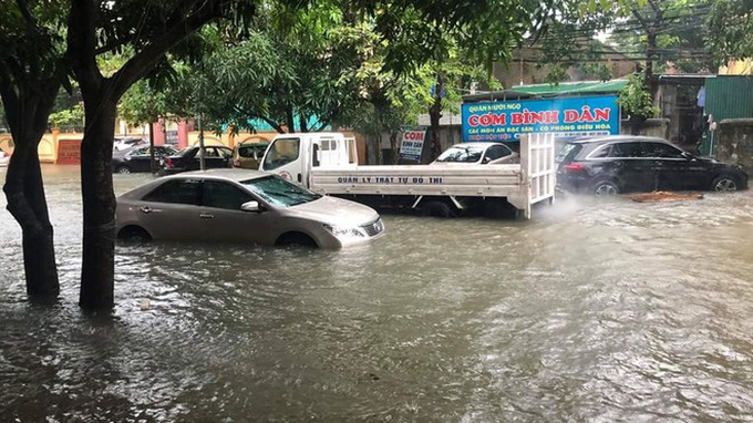 Nghệ An:  4 thủy điện xả lũ nhiều huyện ngập chìm trong nước - Ảnh 4.