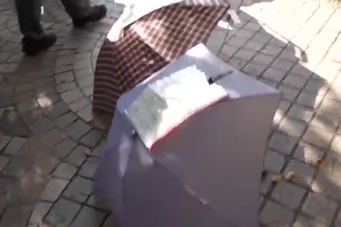 Theo chân khách nước ngoài tới thăm chợ mai mối hôn nhân