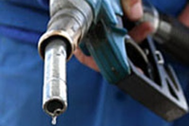 Dầu chỉ còn 63,22 USD/thùng