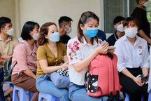 Lao động Việt ở Đài Loan khóc khi nhận tin... tăng lương