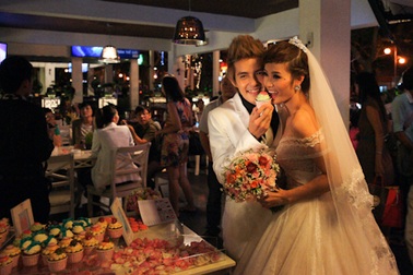 Phạm Quỳnh Anh làm đám cưới cho... Đông Nhi